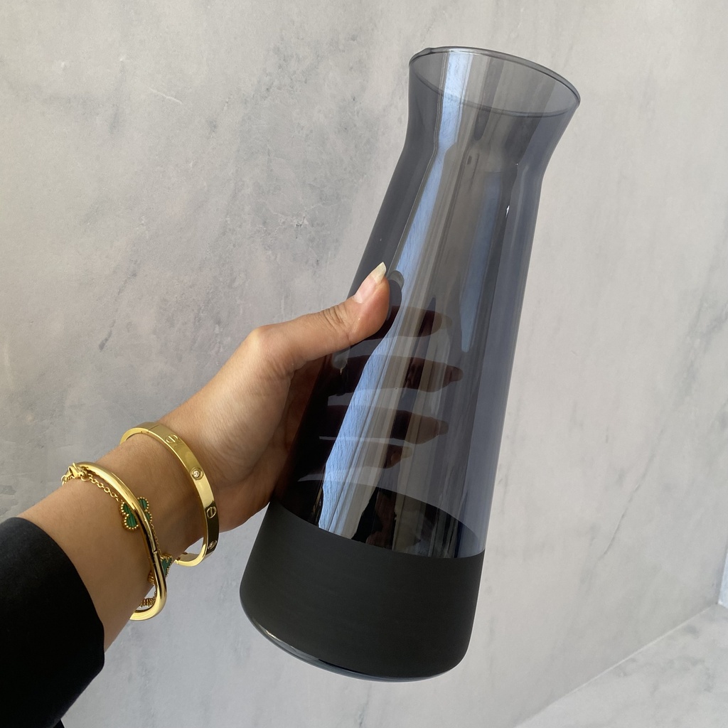 Carafe Matte Noir  114.5 Cl