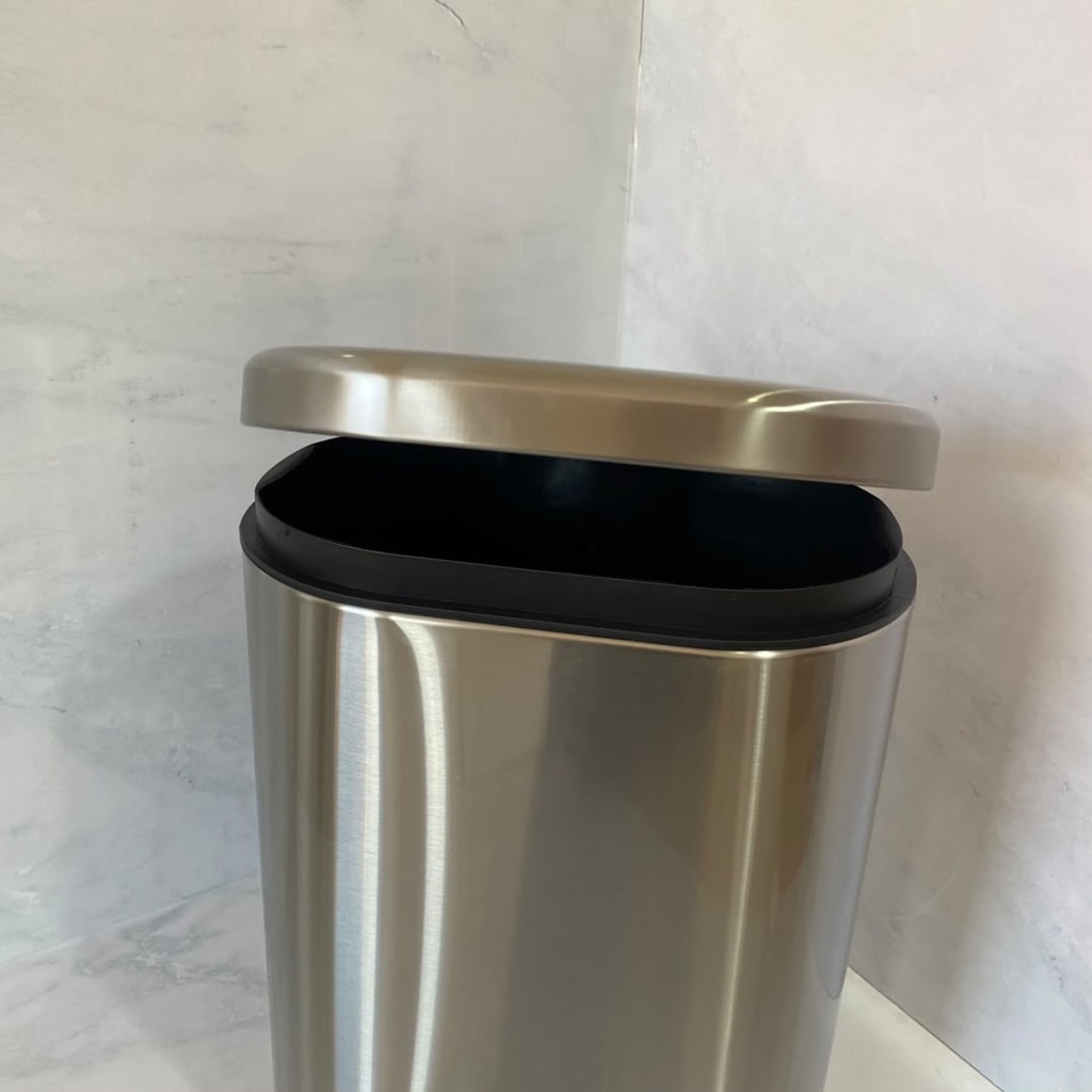 Poubelle rectangulaire-ovale 12 L à fermeture douce