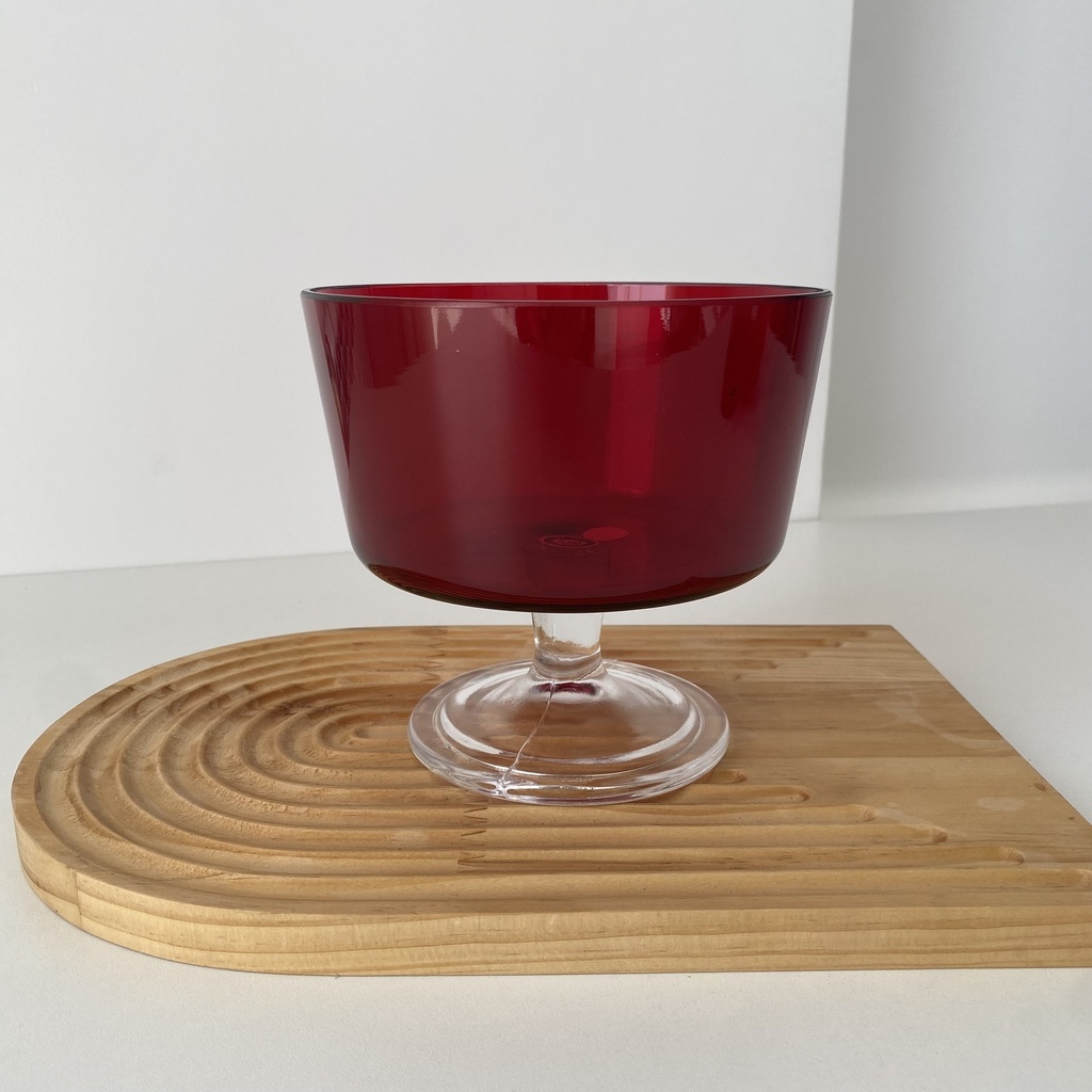 17*17CM ALIS COUPE A PIED ROUGE