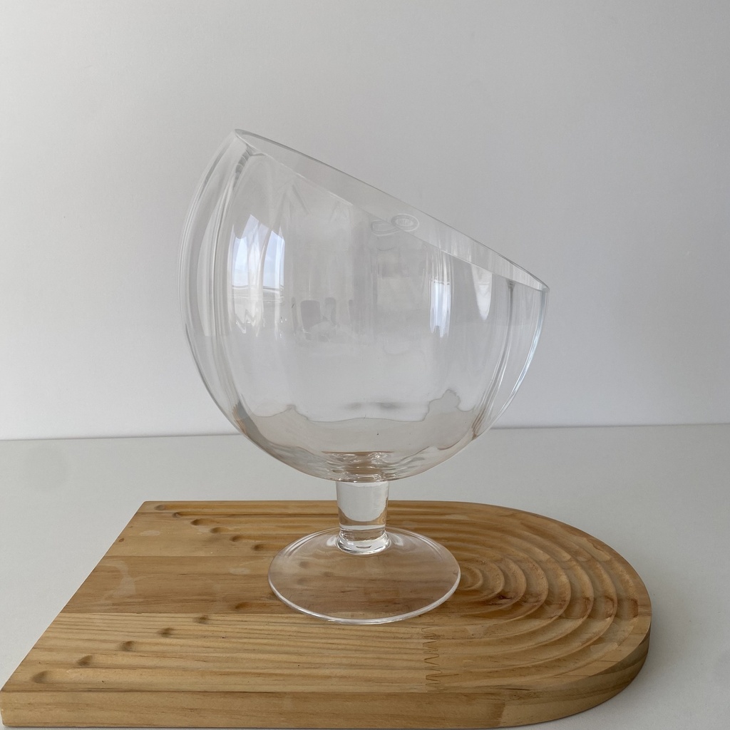 19*21 CM MIGNON COUP A PIED