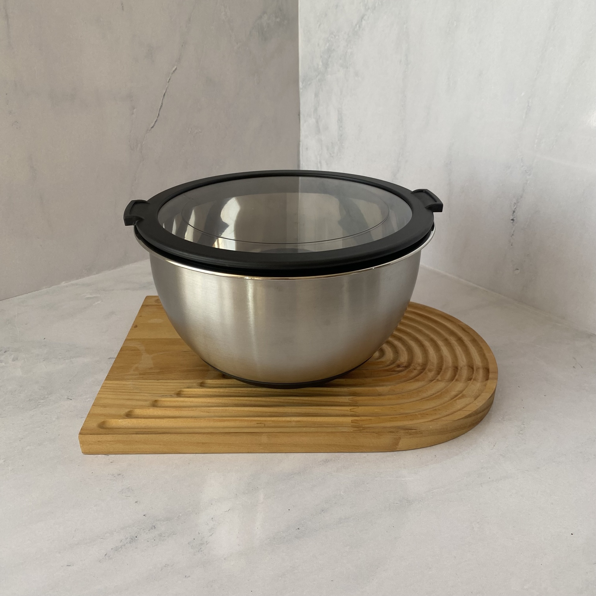 [RS3000RD] Bol à mixer antidérapant en acier inoxydable avec couvercle 3000 ml